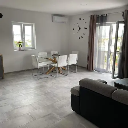 Ivanica Apartment